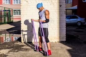 林诗栋2比1胜张本智和，国乒混团世界杯三连冠